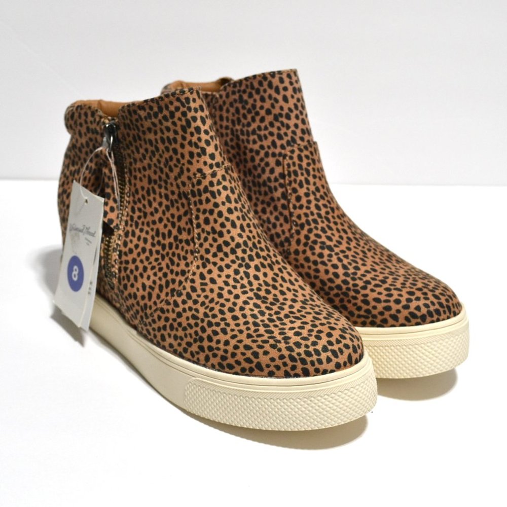 NWT Women's Leopard Print Hidden  Wedge Sneakers 8